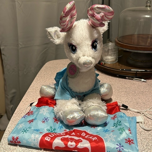 Build-A-Bear Glisten plush reindeer with Pajamas and Backpack - Picture 1 of 6
